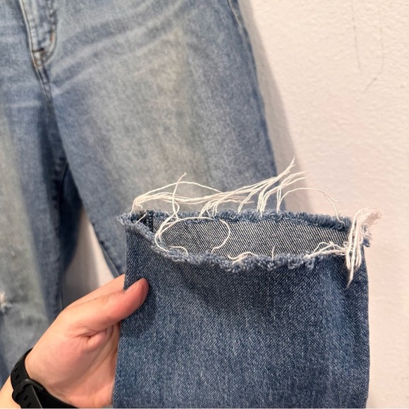 Torrid Women’s High Rise Straight Distresses Jeans sz 12 - Picture 3 of 10